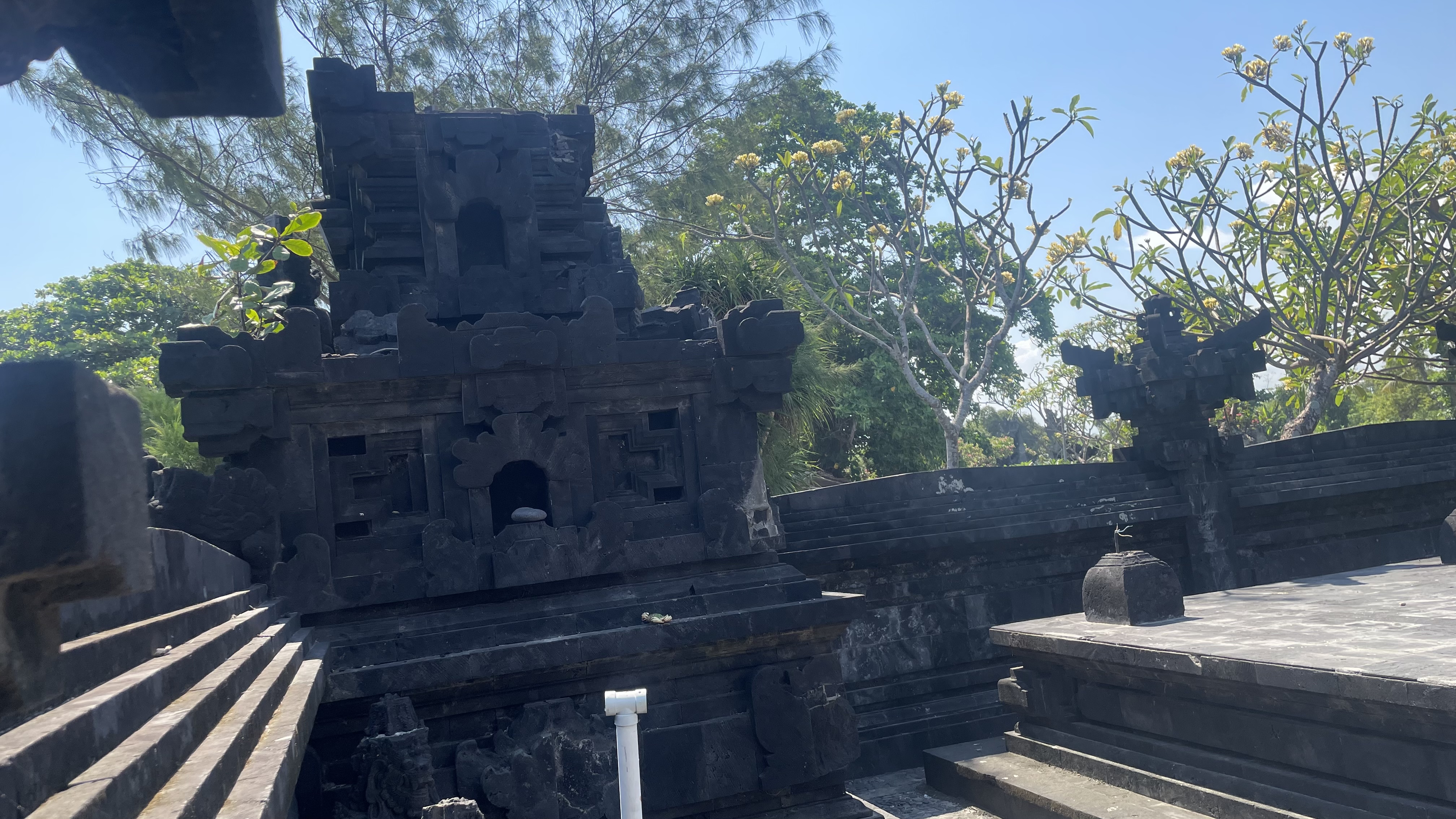 Madya Mandala - bale kukul.jpg